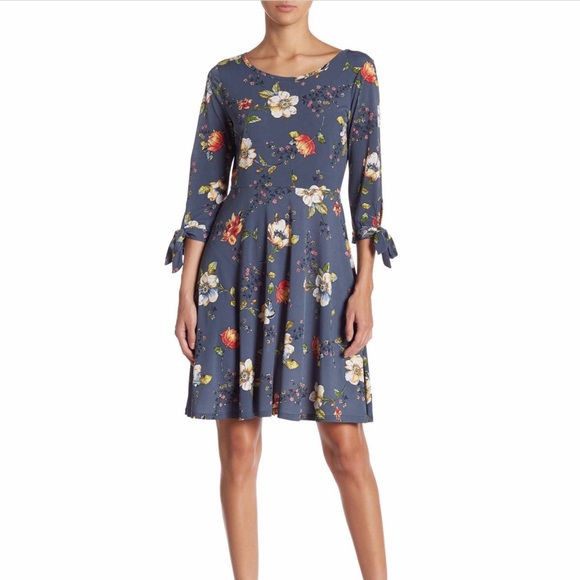 Gilli Floral Tie Sleeve Dress - Picture 3 of 8